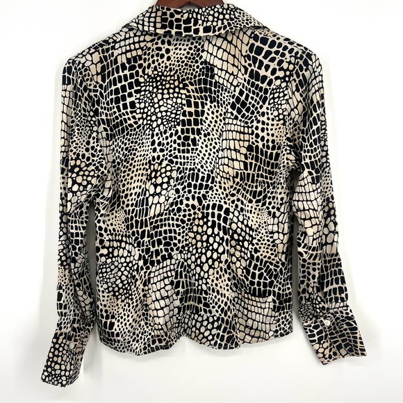 Talbots SILK Womens Size 4 Petite Stretch Button Animal Print Blouse Shirt Top - Picture 8 of 8